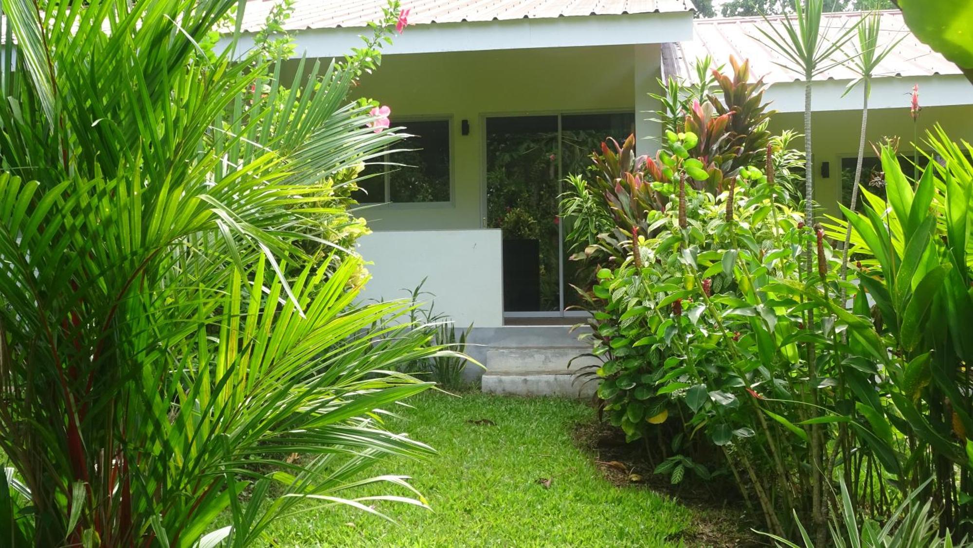 Acacia'S Cottages With Starlink Wifi Mambajao Kültér fotó